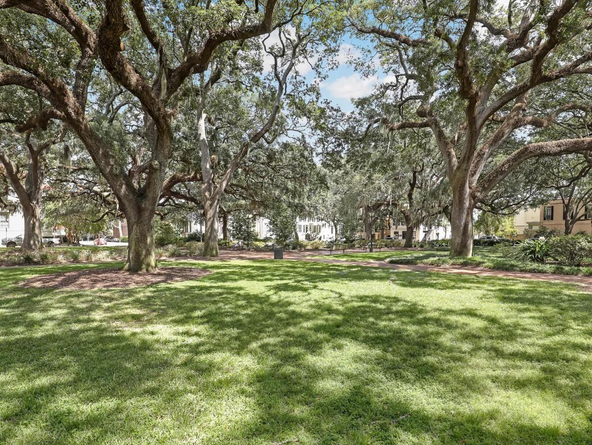 Gordon Inn Azalea Savannah Extérieur photo